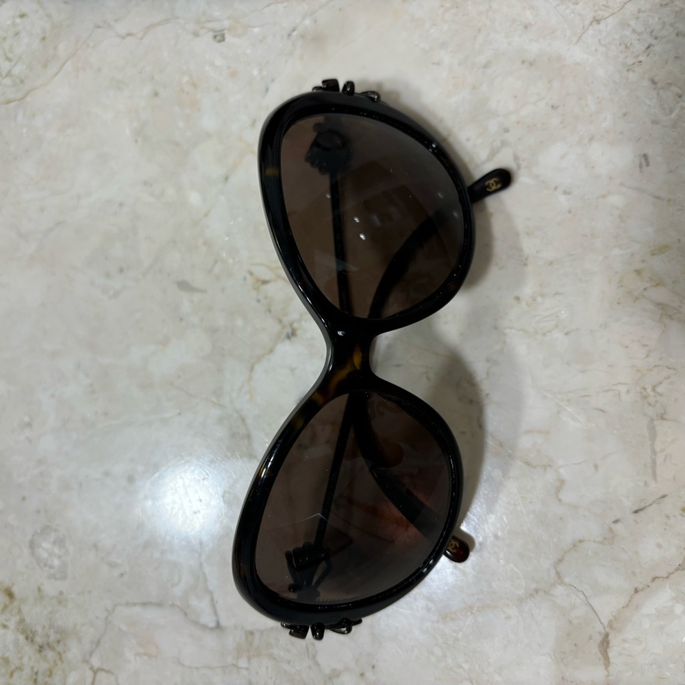 Chanel eyeglasses - Picture 2 of 5